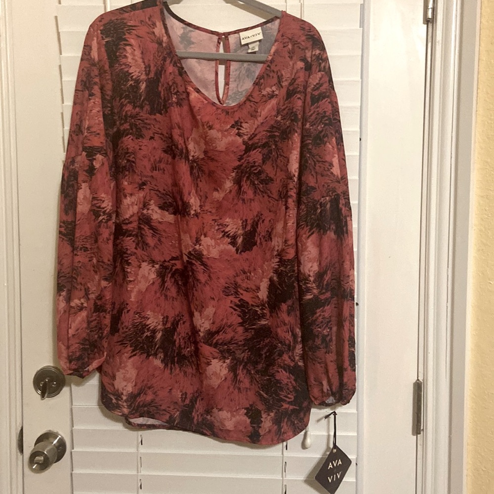 A very nice black berry floral 🌹top